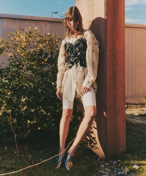 LA BELLE ETUDE（ラベルエチュード）の「オリジナルvintageフラワープリントリラックスシャツ（シャツ/ブラウス・レディース・ブラック/ホワイト/その他/ブラウン・FREE）」の12枚目の写真