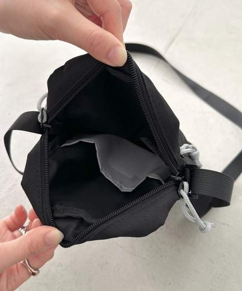 Lee（リー）の「Lee/リー 推し活 タテ ショルダーバッグ/メッシュポケット（ショルダーバッグ・レディース・パープル/ピンク/ブラック/シルバー/ブルー・FREE）」の6枚目の写真