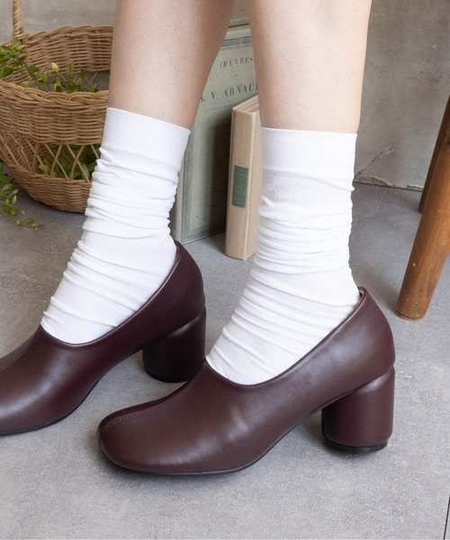 Fabby fabby（ファビィーファビィー）の「ラウンドスクエア丸ヒールパンプス（パンプス・レディース・シルバー/ブラック/モカ/ワインレッド・LARGE/MEDIUM/SMALL）」の3枚目の写真