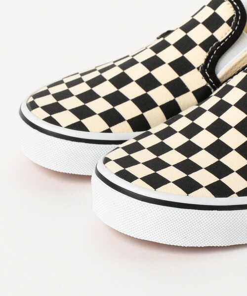 VANS(バンズ)の「VANS / クラシック スリッポン(16.5~21cm)(スリッポン・キッズ・ブラック/イエロー・11(16.5㎝)/12(17.5㎝)/13(18.5㎝)/2(20㎝)/3(21㎝)/1(19㎝))」の8枚目の写真