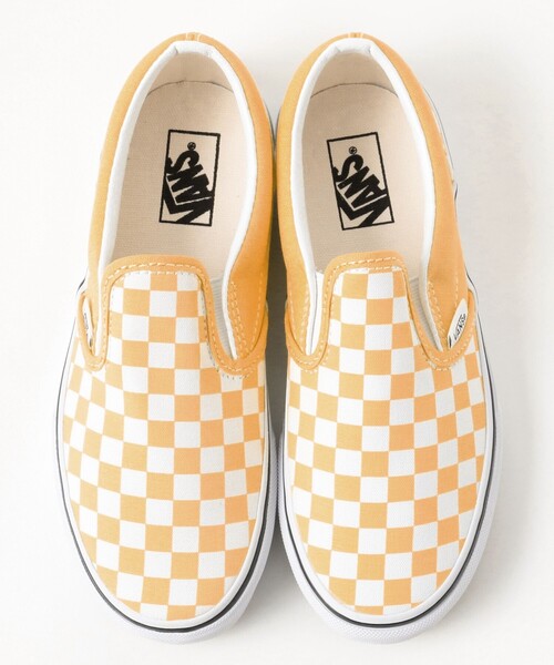 VANS(バンズ)の「VANS / クラシック スリッポン(16.5~21cm)(スリッポン・キッズ・ブラック/イエロー・11(16.5㎝)/12(17.5㎝)/13(18.5㎝)/2(20㎝)/3(21㎝)/1(19㎝))」の4枚目の写真