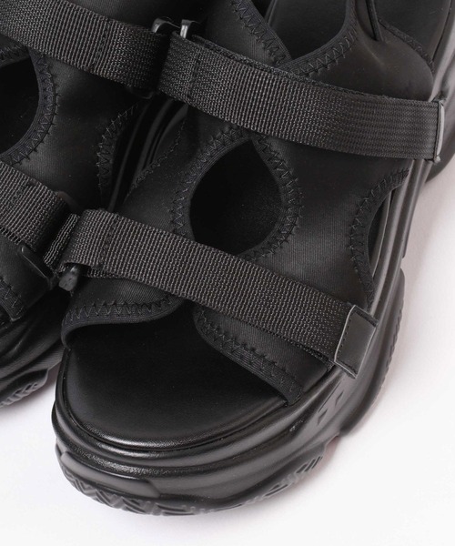 mysty woman（ミスティウーマン）の「ベルクロスニーカーサンダル  323422（サンダル・レディース・ベージュ/ブラック・LARGE/MEDIUM）」の13枚目の写真