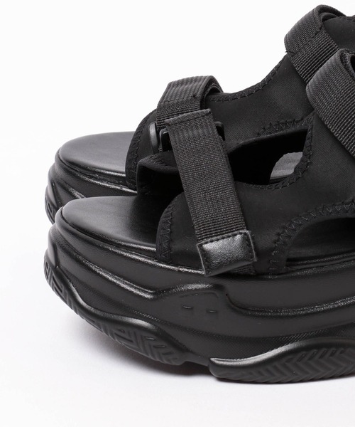 mysty woman（ミスティウーマン）の「ベルクロスニーカーサンダル  323422（サンダル・レディース・ベージュ/ブラック・LARGE/MEDIUM）」の16枚目の写真