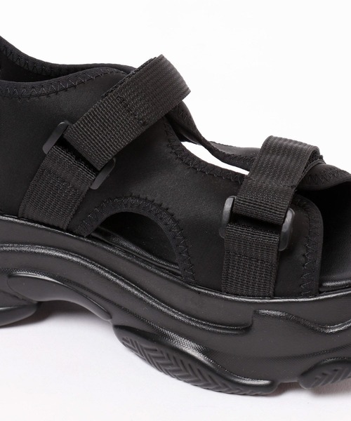 mysty woman（ミスティウーマン）の「ベルクロスニーカーサンダル  323422（サンダル・レディース・ベージュ/ブラック・LARGE/MEDIUM）」の19枚目の写真