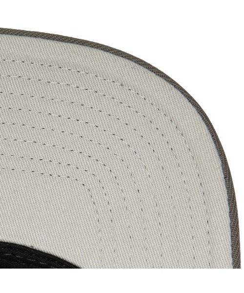 Mitchell&Ness(ミッチェル&ネス)の「Mitchell & Ness NBA TEAM 2 TONE 2.0 SNAPBACK(ミッチェル&ネス NBA チーム 2トーン 2.0 スナップバック)(キャップ・メンズ・ブルー系/ブラック系/ネイビー系/レッド系・FREE)」の6枚目の写真