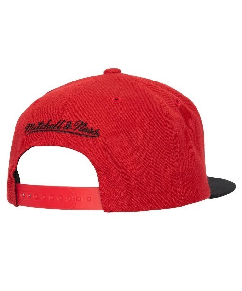 Mitchell&Ness(ミッチェル&ネス)の「Mitchell & Ness NBA TEAM 2 TONE 2.0 SNAPBACK(ミッチェル&ネス NBA チーム 2トーン 2.0 スナップバック)(キャップ・メンズ・ブルー系/ブラック系/ネイビー系/レッド系・FREE)」の11枚目の写真