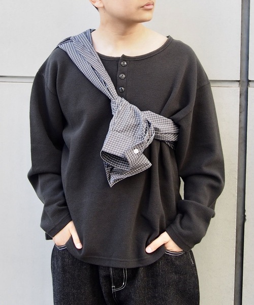 Sourcream（サワークリーム）の「2サイズ【Sourcream/サワークリーム】ワッフルヘンリーネックロンTEE（Tシャツ/カットソー・レディース・グレー/ブラック/ホワイト・MEDIUM/LARGE）」の3枚目の写真