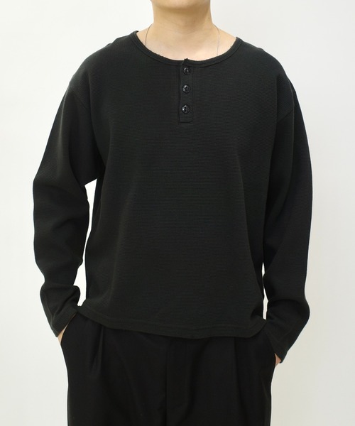 Sourcream（サワークリーム）の「2サイズ【Sourcream/サワークリーム】ワッフルヘンリーネックロンTEE（Tシャツ/カットソー・レディース・グレー/ブラック/ホワイト・MEDIUM/LARGE）」の4枚目の写真