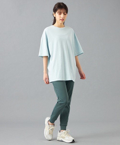 Chacott(チャコット)の「HandsomeCotton オーバーTシャツ(Tシャツ/カットソー・レディース・グリーン/ライトグリーン/ホワイト/ブラック/サーモンピンク・M)」の16枚目の写真