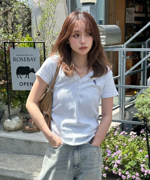 WEB限定/お気に入り登録2.6万人】Vネックヘンリー胸刺繍半袖Tシャツ（T