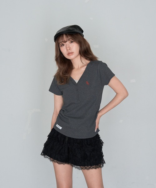 セール】【WEB限定/お気に入り登録2.6万人】Vネックヘンリー胸刺繍半袖