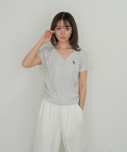 RAY CASSIN Vネックヘンリー胸刺繍半袖Tシャツ 華奢見えが叶う/ 6色展開】Vネックヘンリー胸刺繍半袖Tシャツ