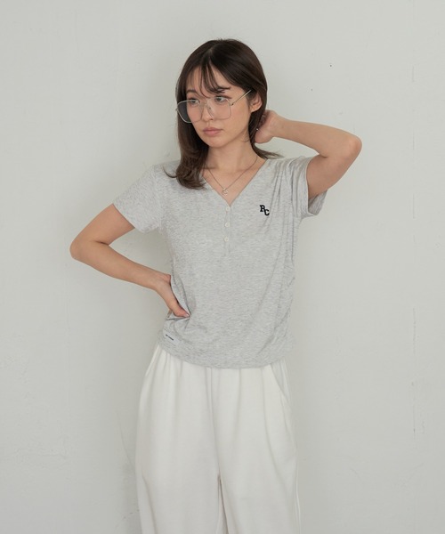 WEB限定/お気に入り登録2.6万人】Vネックヘンリー胸刺繍半袖Tシャツ（T
