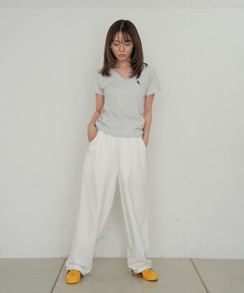 RAY CASSIN Vネックヘンリー胸刺繍半袖Tシャツ 華奢見えが叶う/ 6色展開】Vネックヘンリー胸刺繍半袖Tシャツ | RAY