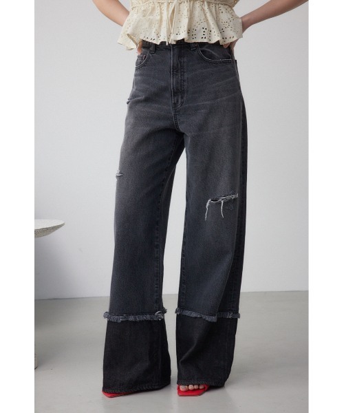 AZUL by moussy(アズールバイマウジー)の「AZUL DENIM スウィッチングバイカラーデニム(デニムパンツ・レディース・ブルー/ライトブラック・SMALL/MEDIUM)」の2枚目の写真