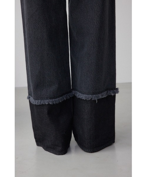 AZUL by moussy(アズールバイマウジー)の「AZUL DENIM スウィッチングバイカラーデニム(デニムパンツ・レディース・ブルー/ライトブラック・SMALL/MEDIUM)」の15枚目の写真