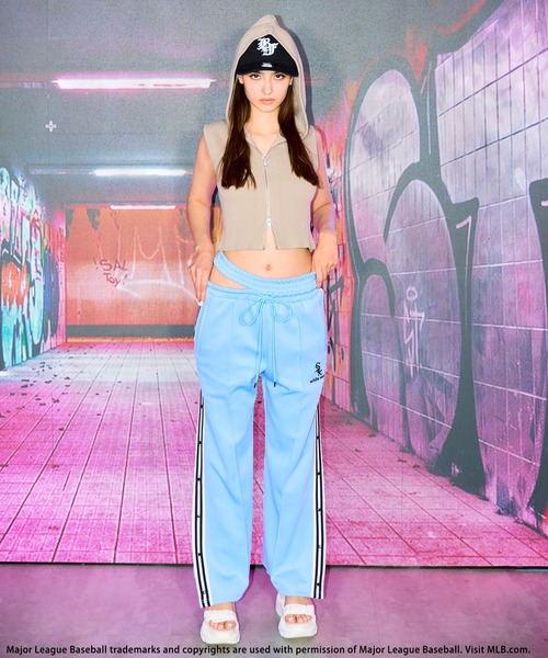 BACK TO THE FIELD（バック トゥー ザ フィールド）の「【MLB】刺繍ロゴフード付きトップス（Tシャツ/カットソー・レディース・ブラック/ピンク/ベージュ・FREE）」の19枚目の写真