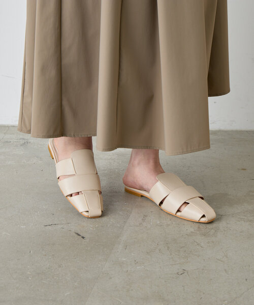 Jena espace merveilleux（ジェナ　エスパスメルヴェイユ）の「メッシュ編みサンダル（サンダル・レディース・ブラック/アイボリー/ベージュ・LARGE/MEDIUM）」の4枚目の写真