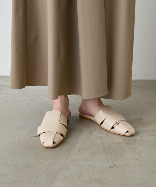 Jena espace merveilleux（ジェナ　エスパスメルヴェイユ）の「メッシュ編みサンダル（サンダル・レディース・ブラック/アイボリー/ベージュ・LARGE/MEDIUM）」の5枚目の写真