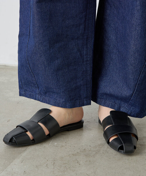 Jena espace merveilleux（ジェナ　エスパスメルヴェイユ）の「メッシュ編みサンダル（サンダル・レディース・ブラック/アイボリー/ベージュ・LARGE/MEDIUM）」の7枚目の写真