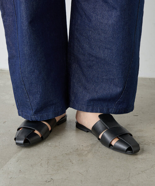 Jena espace merveilleux（ジェナ　エスパスメルヴェイユ）の「メッシュ編みサンダル（サンダル・レディース・ブラック/アイボリー/ベージュ・LARGE/MEDIUM）」の8枚目の写真