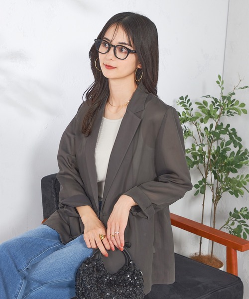 a.v.v(アーヴェヴェ)の「シアーダブルジャケット(テーラードジャケット・レディース・チャコールグレー/ベージュ・36/38)」の7枚目の写真