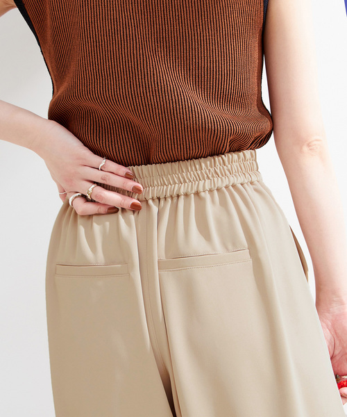 B.C STOCK（ベーセーストック）の「【WEB限定】ウォッシャブル / タックワイドパンツ（スラックス・レディース・ブラック/ベージュ・SMALL/MEDIUM）」の20枚目の写真