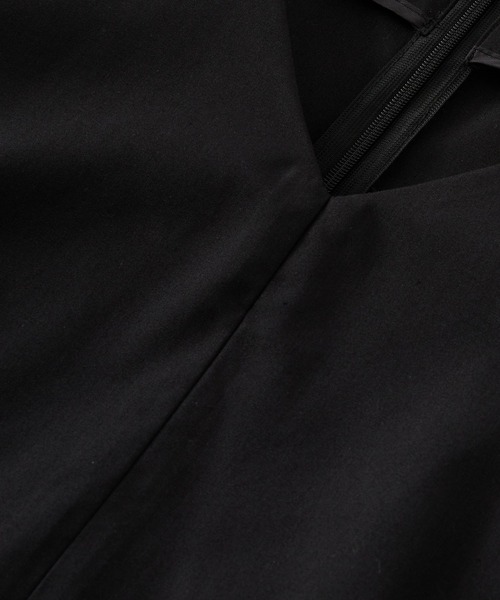 BARNYARDSTORM(バンヤードストーム)の「BARNYARDSTORM / Vネックボリュームスリーブワンピース(ワンピース・レディース・ブラック/パープル・S/M)」の5枚目の写真