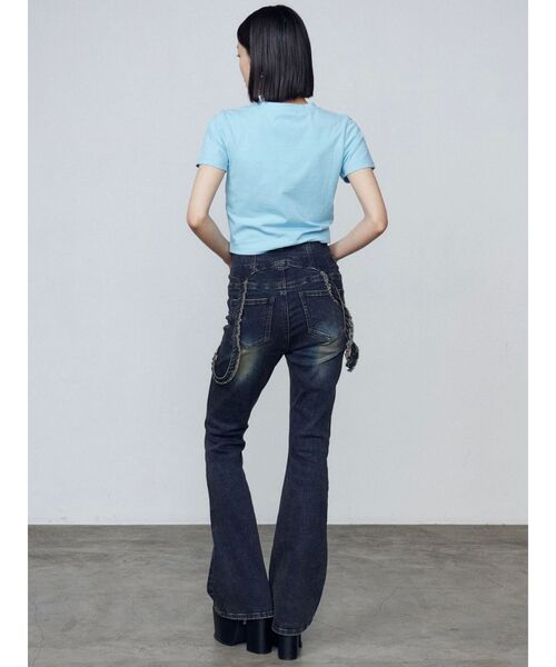 EMODA（エモダ）の「ハングベルトハイウエストフレアパギンス（デニムパンツ・レディース・ブラック/インディゴブルー・X-SMALL/SMALL/MEDIUM）」の7枚目の写真