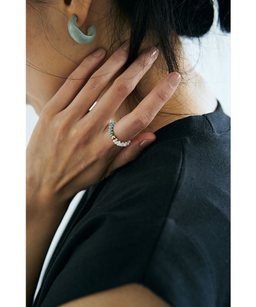 marjour（マージュール）の「BEADS RING（リング・レディース・グレー/ブルー・13号）」の5枚目の写真