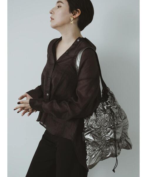 Te chichi(テチチ)の「【WEB限定】ギャザードロストバッグ(ハンドバッグ・レディース・ブラック/シルバー・F)」の3枚目の写真