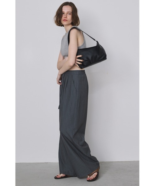 un/neu(アンノイ)の「メッシュフラットトングサンダル(サンダル・レディース・ブラック/ブラウン・LARGE/MEDIUM/SMALL)」の14枚目の写真