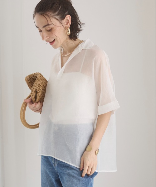 ANGIE(アンジー)の「シアー スキッパーシャツ / オフィスカジュアル / 通勤 / 夏服(シャツ/ブラウス・レディース・ホワイト/ブラック/サックスブルー・FREE)」の2枚目の写真