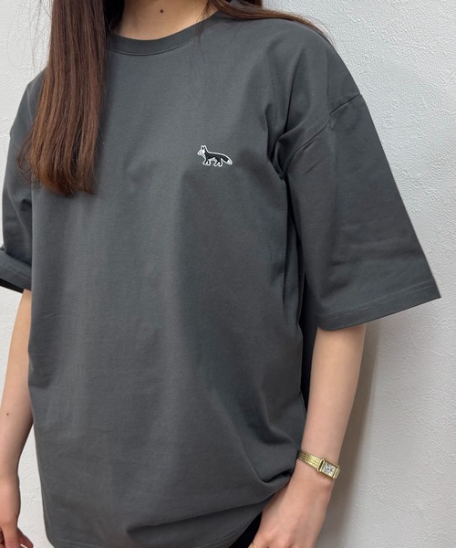 T-MAC OUTING(ティーマック アウティング)の「T-MAC ワンポイント刺繍 オーバーサイズ半袖Tシャツ FOX刺繍 ルーズシルエット(Tシャツ/カットソー・メンズ・チャコール/ネイビー/ブラウン/ブラック/グレイッシュベージュ/オフホワイト/ダークグリーン・M/L/LL)」の15枚目の写真