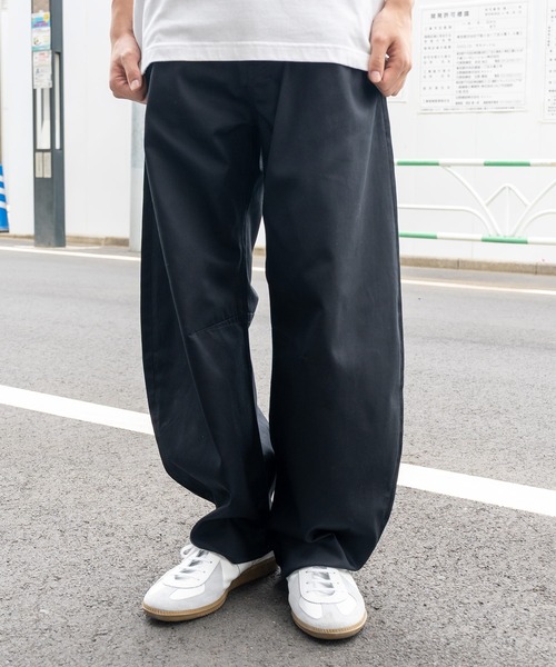 Subciety（サブサエティ）の「Curve chino pants（チノパンツ・メンズ・ベージュ/カーキ/ブラック/ダークグレー・マルチサイズ）」の2枚目の写真