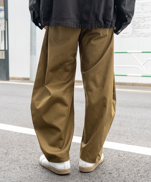 Subciety（サブサエティ）の「Curve chino pants（チノパンツ・メンズ・ベージュ/カーキ/ブラック/ダークグレー・マルチサイズ）」の10枚目の写真