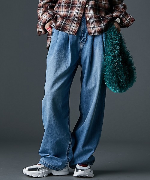 GEVS.（ジェイヴィス）の「ライトオンスデニムタックワイドパンツ＜大きいサイズ有＞GEVS.（デニムパンツ・レディース・ライトブルー/ブルー・73/76/80/84/88/92/96/98/122/106/114）」の13枚目の写真