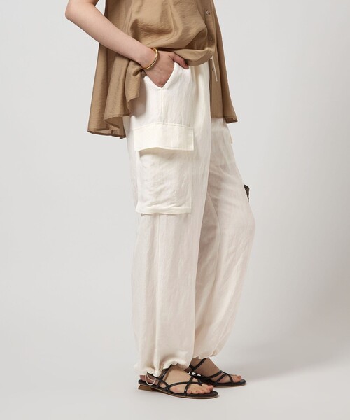 green label relaxing（グリーンレーベルリラクシング）の「BREEZE LINEN ブリーズリネン カーゴ パンツ オフホワイト（カーゴパンツ・レディース・オフホワイト・36/38）」の9枚目の写真