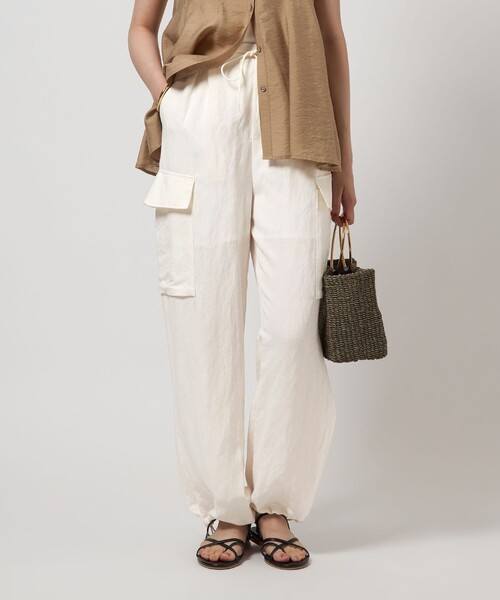 green label relaxing（グリーンレーベルリラクシング）の「BREEZE LINEN ブリーズリネン カーゴ パンツ オフホワイト（カーゴパンツ・レディース・オフホワイト・36/38）」の10枚目の写真