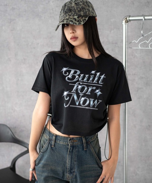 WEGO(ウィゴー)の「WEGO/グラフィックストッパードロストショートT(Tシャツ/カットソー・レディース・ブラック/ホワイト・FREE)」の1枚目の写真