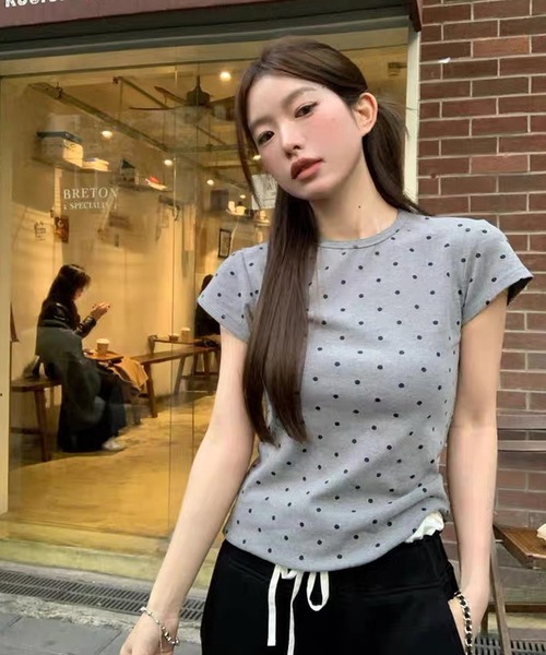 shopnikoniko(ショップニコニコ)の「Tシャツ ドット 柄 半袖 トップス バレエコア ピチT(Tシャツ/カットソー・レディース・グレー/ホワイト・フリー)」の10枚目の写真