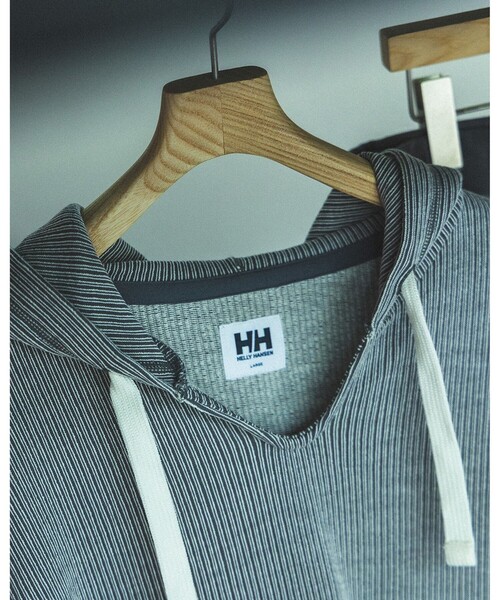 HELLY HANSEN（ヘリーハンセン）の「【別注】HELLY HANSEN / ライト スウェット パーカー（パーカー・メンズ・チャコールグレー・SMALL/MEDIUM/LARGE/X-LARGE）」の2枚目の写真