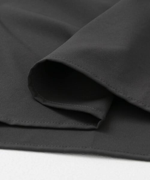 URBAN RESEARCH DOORS(アーバンリサーチドアーズ)の「『UR TECH』サマシェアウエストドロストワンピース(ワンピース・レディース・グレー/ブラック・MEDIUM)」の14枚目の写真