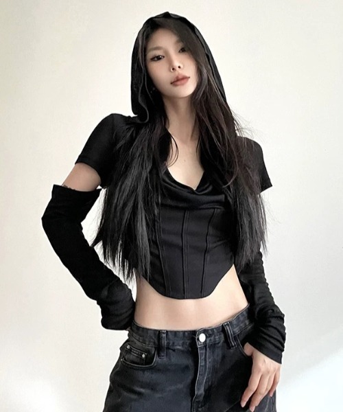 セール】フード付きクロップドトップス（Tシャツ/カットソー
