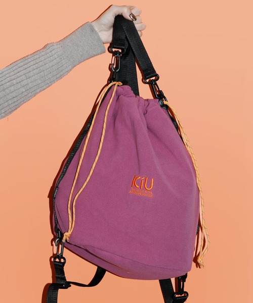 KiU(キウ)の「フリースドローストリングバッグ L(ショルダーバッグ・レディース・ターコイズブルー/マジェンタ/ライトイエロー・FREE)」の1枚目の写真
