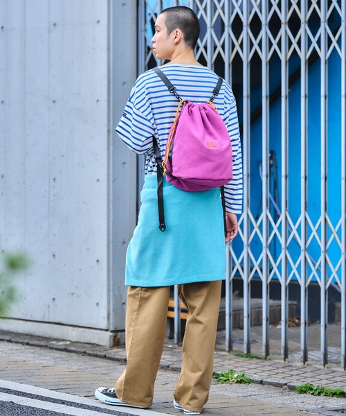 KiU(キウ)の「フリースドローストリングバッグ L(ショルダーバッグ・レディース・ターコイズブルー/マジェンタ/ライトイエロー・FREE)」の10枚目の写真