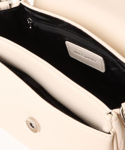 JILL STUART（ジルスチュアート）の「JILL STUART(ジル スチュアート)　インプルーブ　ショルダー（ショルダーバッグ・レディース・ブラウン/ピンク/アイボリー/ブラック・FREE）」の8枚目の写真