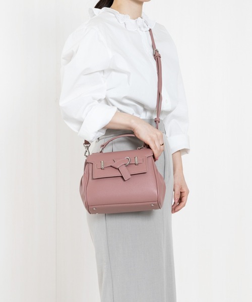 JILL STUART（ジルスチュアート）の「JILL STUART(ジル スチュアート)　インプルーブ　ショルダー（ショルダーバッグ・レディース・ブラウン/ピンク/アイボリー/ブラック・FREE）」の4枚目の写真