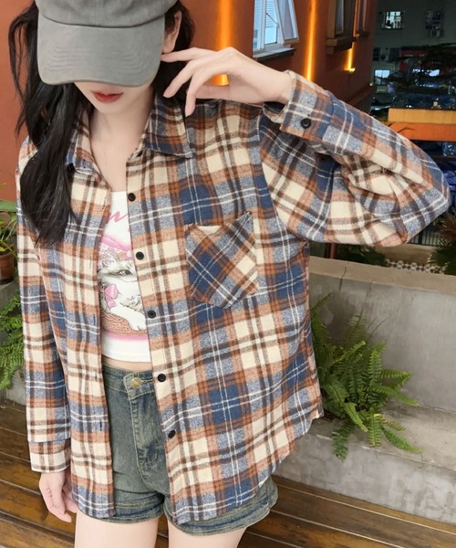 2ly2(トゥーリートゥー)の「ふわっと暖かみのある厚手チェックシャツ(シャツ/ブラウス・レディース・ボルドー/ベージュ/オレンジ/ネイビー・FREE)」の5枚目の写真