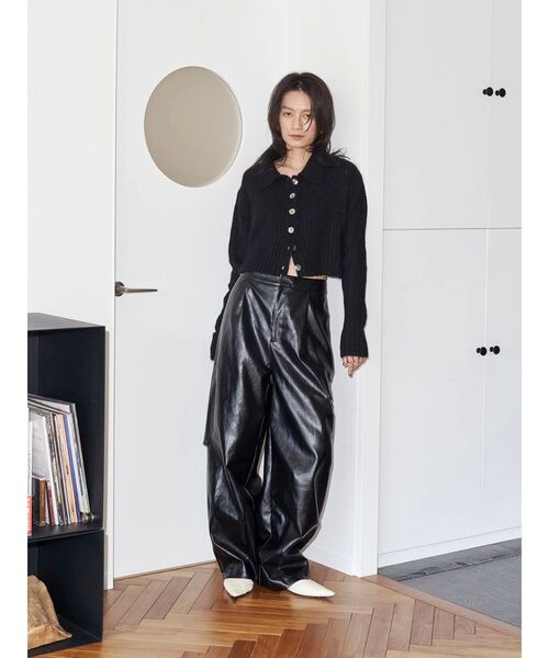 Htage(テージ)の「【Htage】フェイクレザータックカーブパンツ(その他パンツ・レディース・ブラック/ボルドー・SMALL/MEDIUM)」の7枚目の写真